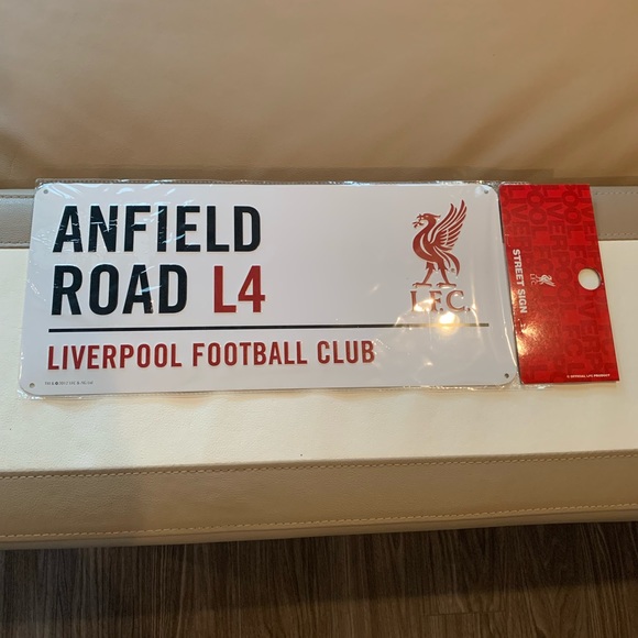 Liverpool LFC bundle - Picture 7 of 15